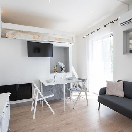 Le Partage Des Eaux - 4 Couchages - Hypercentre - Clim - Wifi Apartment L'Isle-sur-la-Sorgue Exterior photo