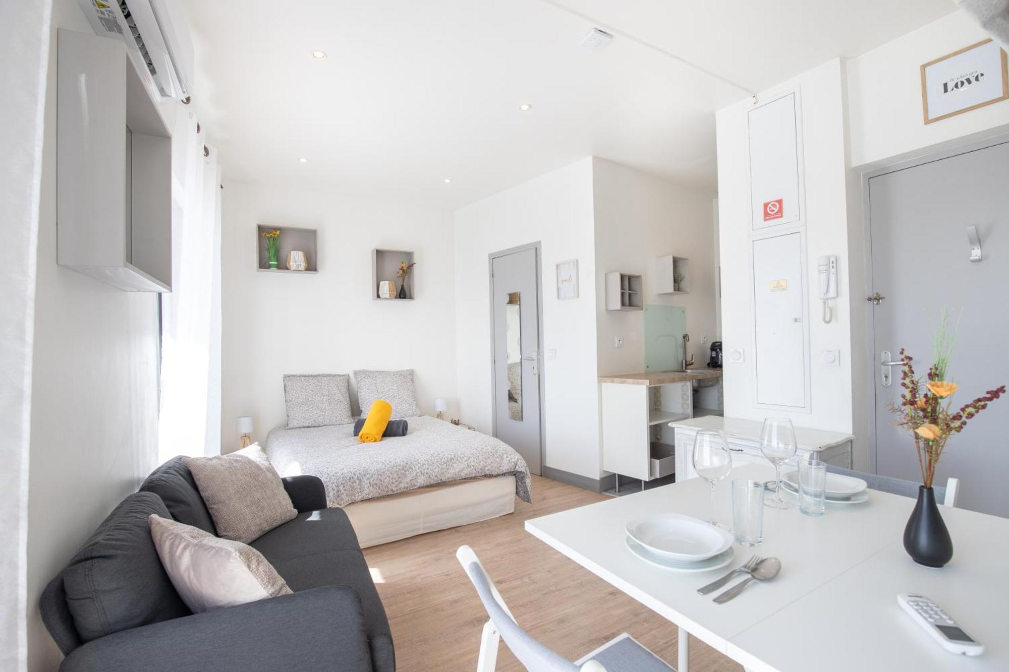 Le Partage Des Eaux - 4 Couchages - Hypercentre - Clim - Wifi Apartment L'Isle-sur-la-Sorgue Exterior photo